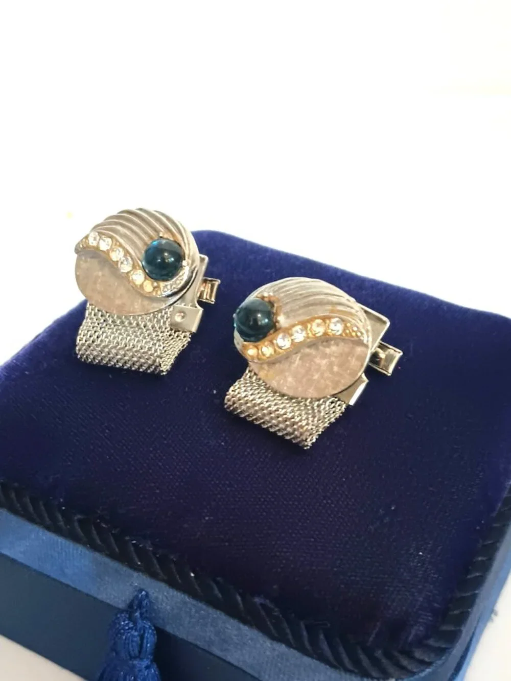 Vintage Oval Blue Stone Cufflinks Silver Tone Etched Mesh Wrap Around Jewelry